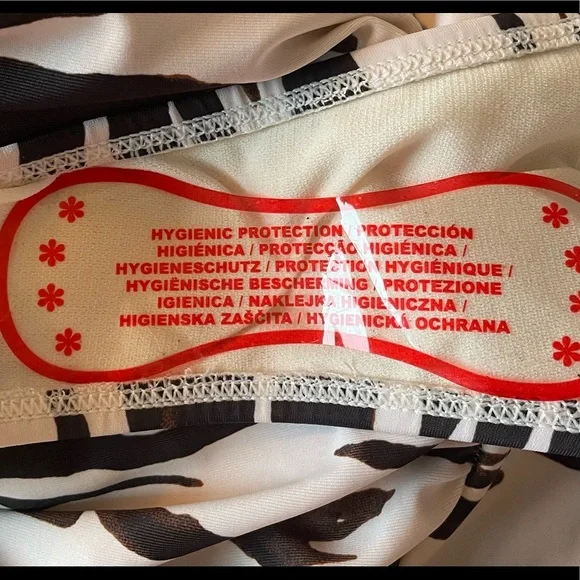 🆕 PRIMARK One Piece - Picture 5 of 5